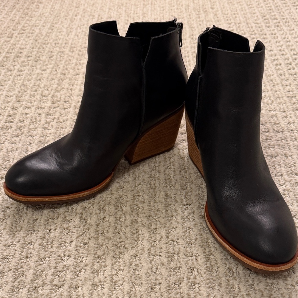 KORK-EASE Black Leather Ankle Boots